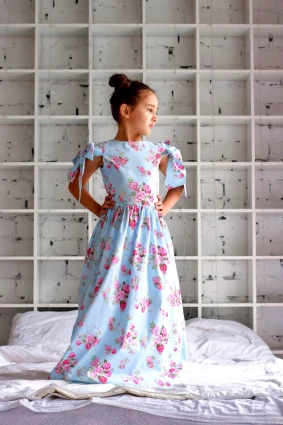 Сукня для дівчинки Corona.hm “Шарм”, троянда на блакитному