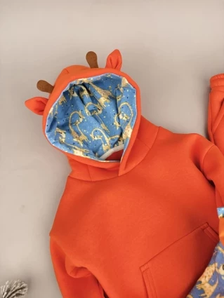 Костюм Corona.hm *Жирафчик* помаранчевий з додатковими штанами та шапочкою (шапочка на вибір)